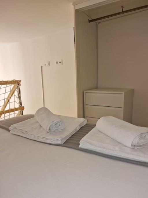 Mediodia Chica Apartamento Tipo Loft En La Latina Apartman Madrid Kültér fotó