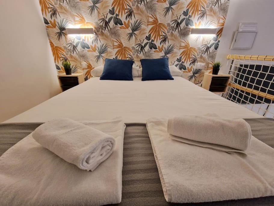 Mediodia Chica Apartamento Tipo Loft En La Latina Apartman Madrid Kültér fotó